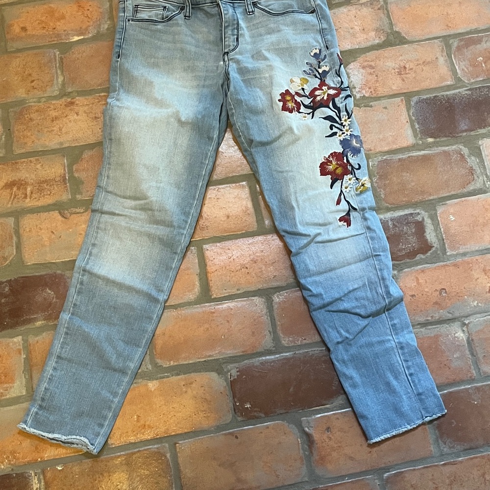 Floral Embroidered Women's Jeans